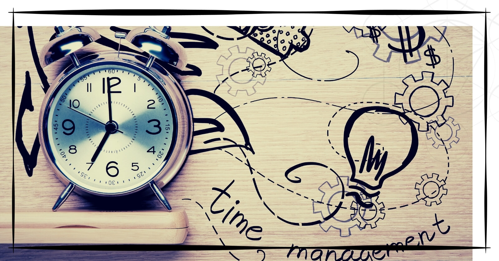 Bild zeigt einen Wecker auf einem bemalten Tisch. Auf dem Tisch steht geschrieben: Time Management.